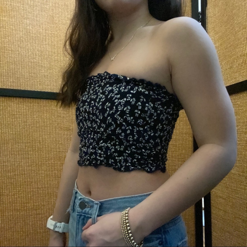 💙BRANDY MELVILLE FLORAL TUBE TOP💙 - Picture 2 of 4
